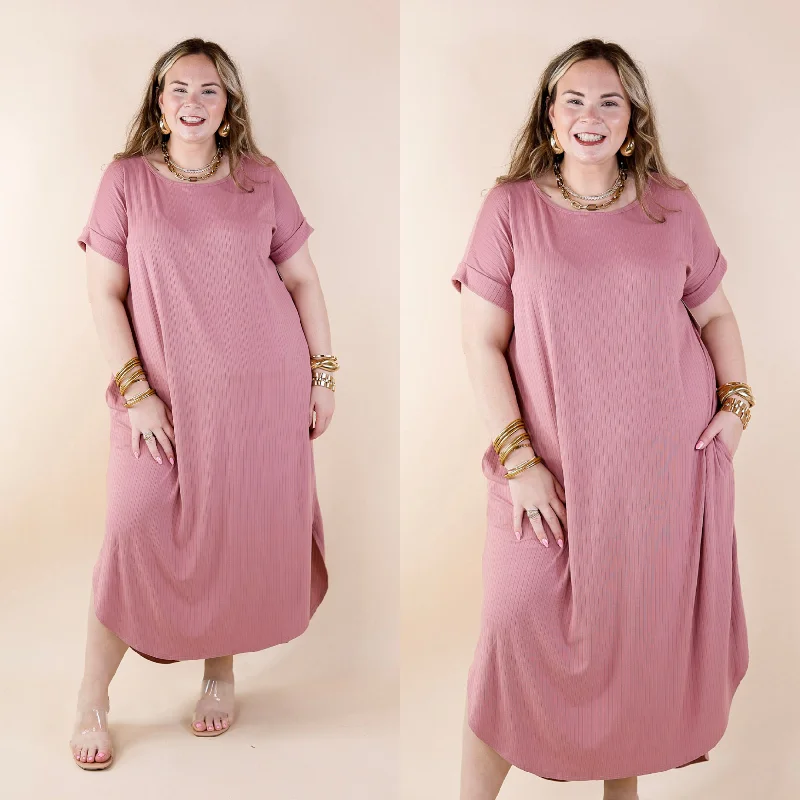 Last Chance Size Small & XL | Chill Looks Short Sleeve Ribbed Midi Dress in Mauve