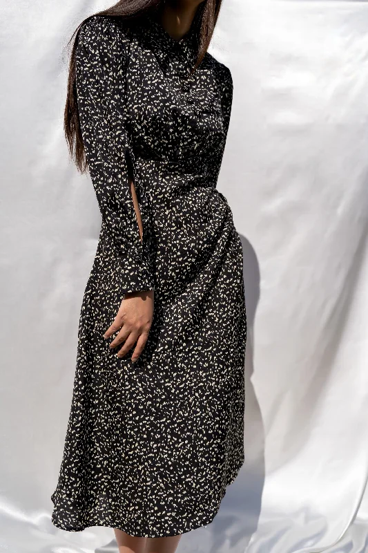 Grace Midi Dress with Wide Sleeves