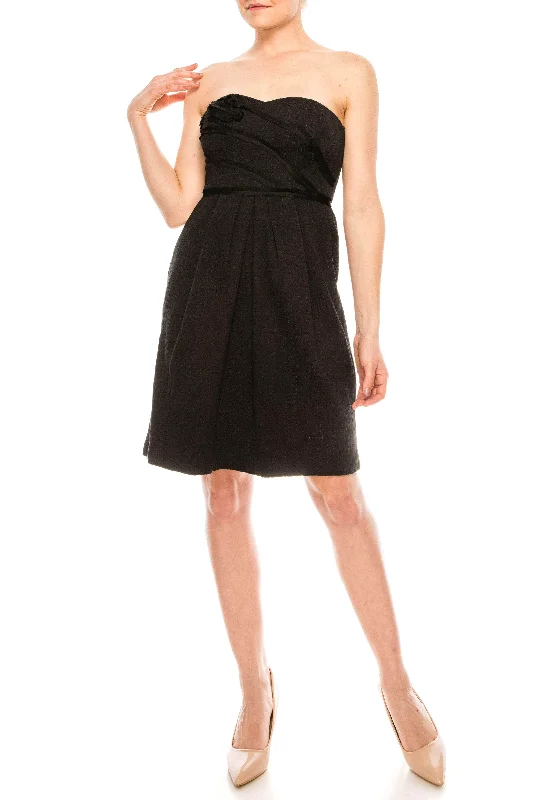 New Yorker's Apparel 39170 - Strapless Silk Trim Detailed Cocktail Dress